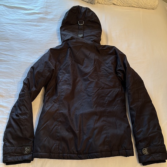 Aritzia TNA Winter Coat - Picture 7 of 7